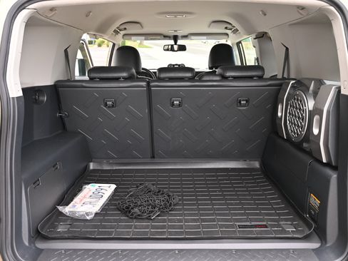 Used 2010 Toyota FJ Cruiser 4WD image 28
