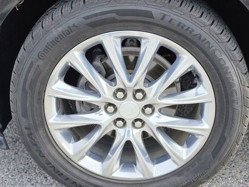 Used 2019 Buick Enclave Premium w/ Experience Buick Package image 10