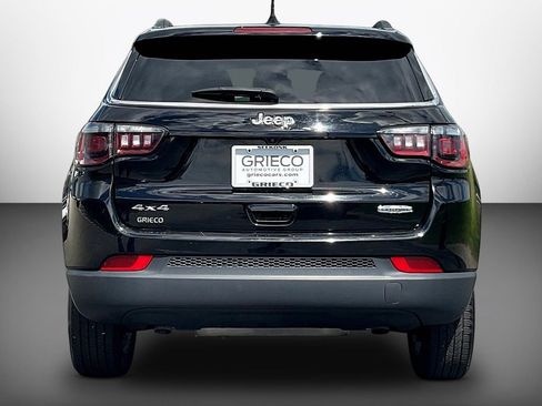 Used 2024 Jeep Compass Latitude AWD/4WD image 6