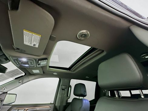 Used 2022 Chevrolet Silverado 1500 LT Trail Boss w/ Convenience Package II image 24