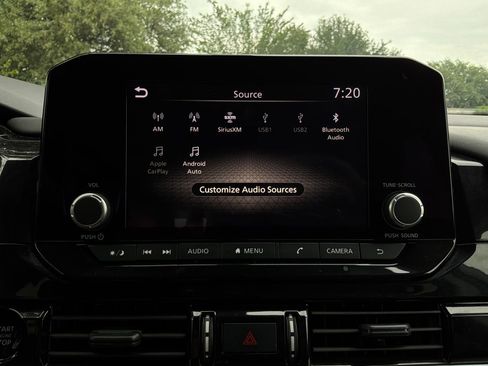 Used 2025 Nissan Pathfinder SV FWD image 31
