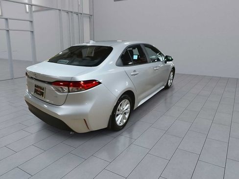 Used 2026 Toyota Corolla LE w/ LE Premium Package FWD image 8