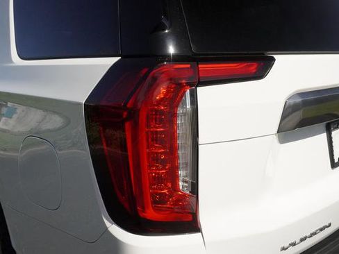 Used 2024 GMC Yukon AT4 w/ Technology Package image 37