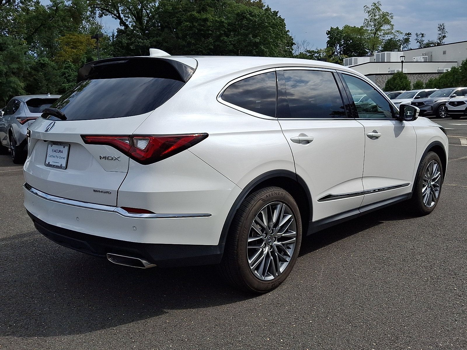 Certified 2024 Acura MDX w/ Technology Package AWD/4WD image 6