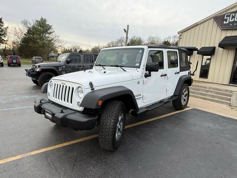 Used 2015 Jeep Wrangler Unlimited Sport image 7