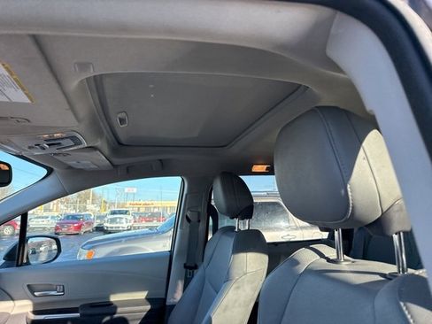 Certified 2023 Toyota Sienna XLE image 7