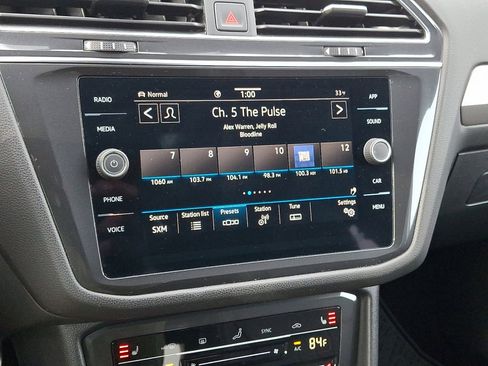 Used 2023 Volkswagen Tiguan SE R-Line image 26