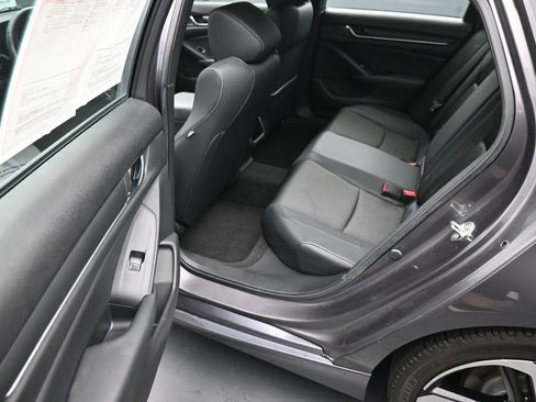 Used 2018 Honda Accord Sport image 21