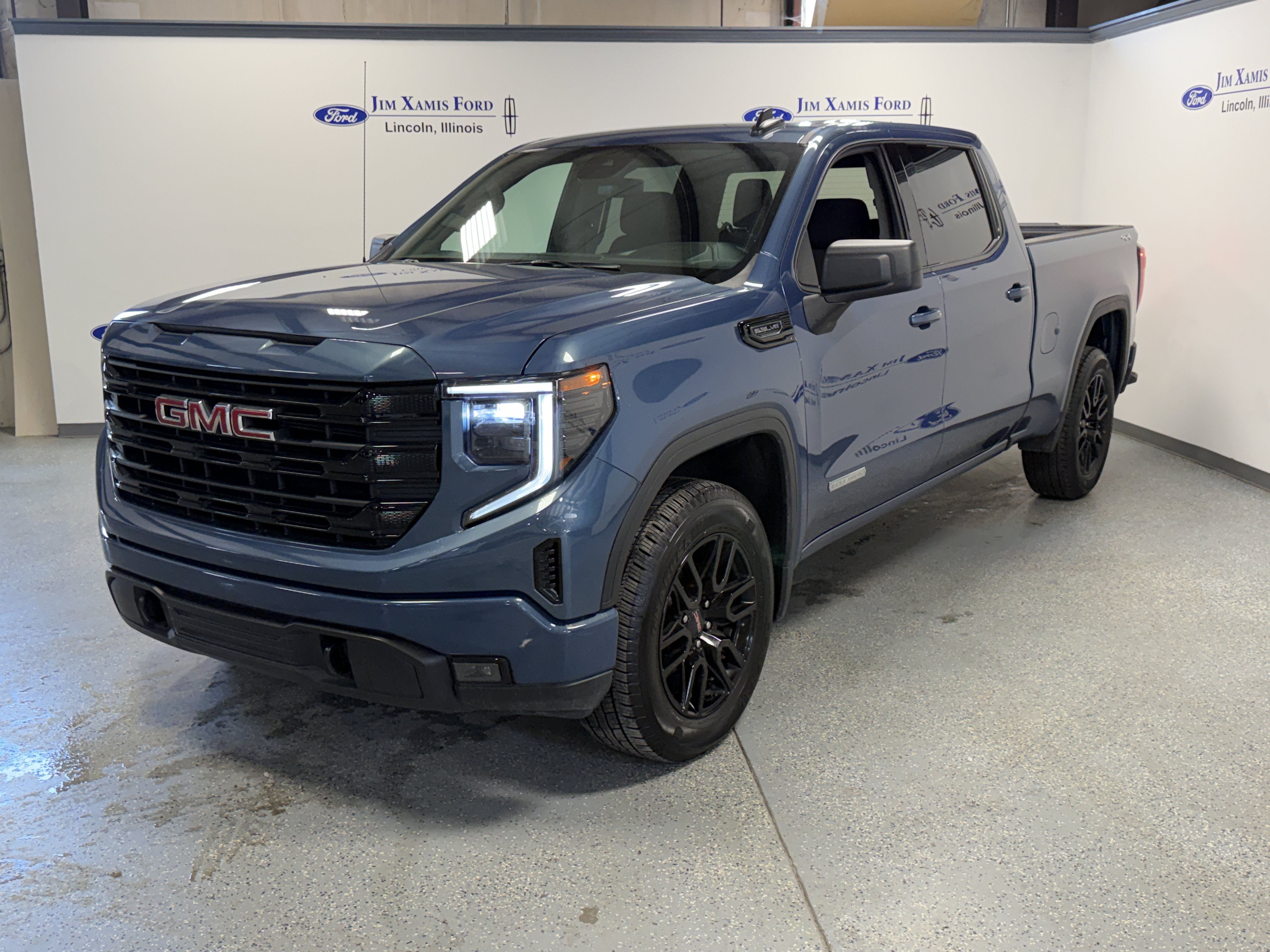 Used 2026 GMC Sierra 1500 Elevation AWD/4WD image 3