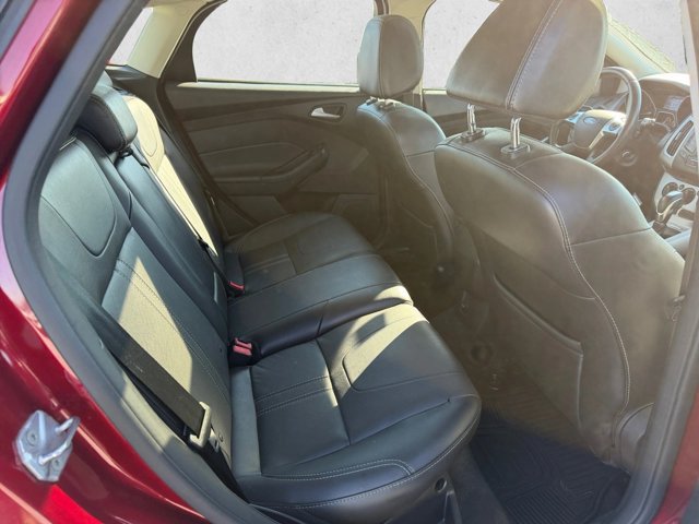 Used 2014 Ford Focus SE w/ Equipment Group 201A FWD image 14
