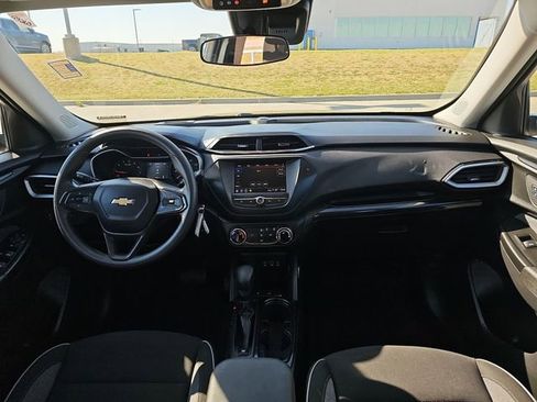 Used 2023 Chevrolet TrailBlazer LS image 19