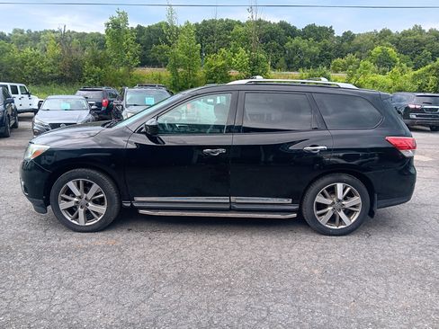 Used 2014 Nissan Pathfinder Platinum w/ Platinum Premium Package AWD/4WD image 2