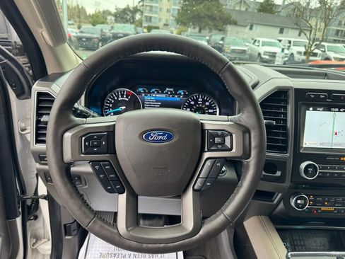 Used 2018 Ford Expedition XLT w/ Equipment Group 202A image 18