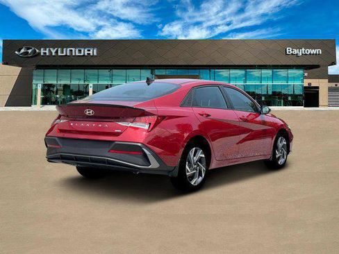 New 2025 Hyundai Elantra SEL image 8