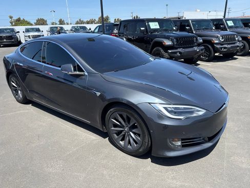 Used 2018 Tesla Model S AWD image 10