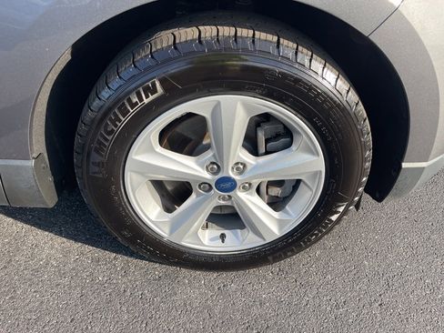 Used 2021 Ford Edge SE w/ Cargo Accessory Package image 22