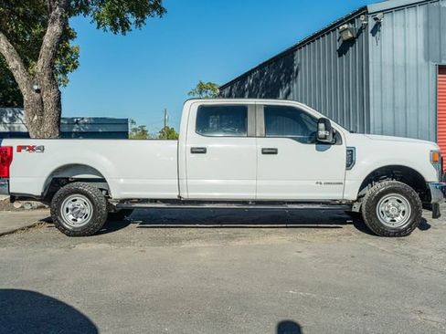 Used 2022 Ford F250 XL w/ Power Equipment Group image 7