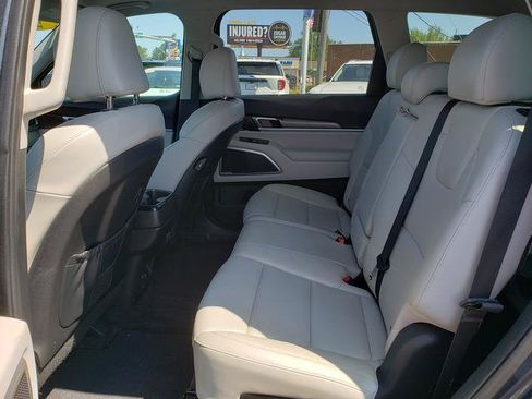 Used 2020 Kia Telluride S w/ S 8 Passenger Seating Package AWD/4WD image 13