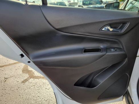 Used 2018 Chevrolet Equinox LT FWD image 23