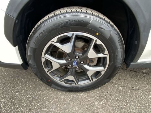 Used 2019 Subaru Crosstrek 2.0i Premium w/ Eyesight System image 11