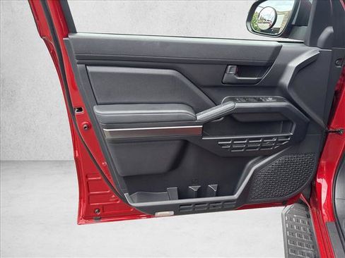 Certified 2025 Toyota 4Runner SR5 AWD/4WD image 11