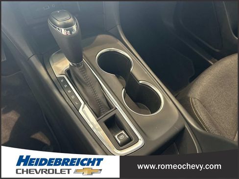 Used 2021 Chevrolet Equinox LT FWD image 24