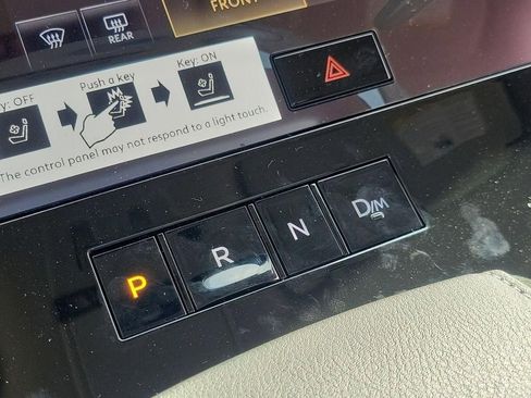 New 2025 INFINITI QX80 Sensory image 8