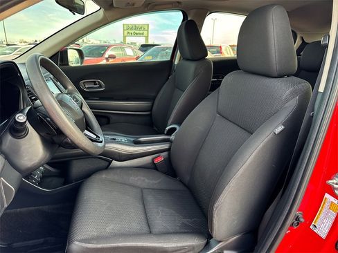 Used 2017 Honda HR-V EX image 11