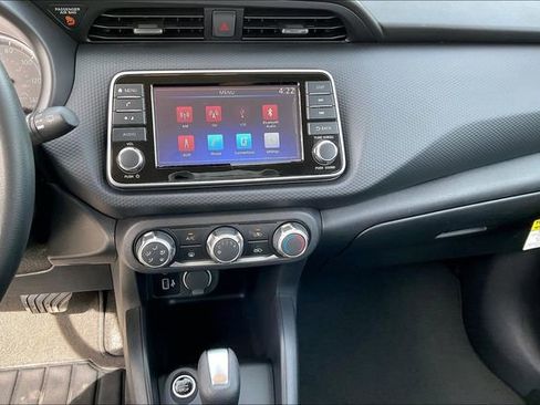 Certified 2025 Nissan Kicks Play S FWD image 30