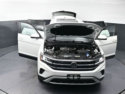 Used 2023 Volkswagen Atlas SEL AWD/4WD image 46
