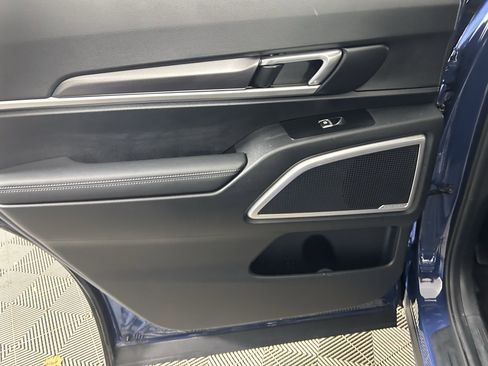 Certified 2025 Kia Telluride S image 38