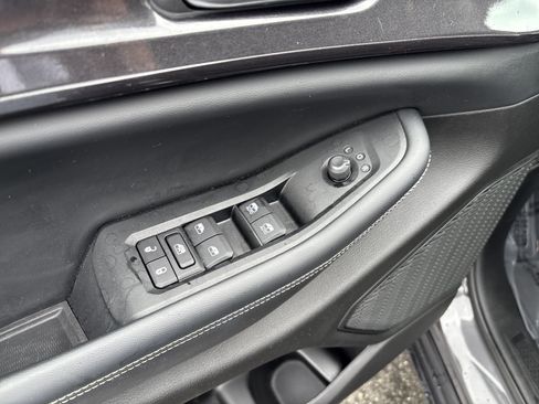 Used 2023 Jeep Grand Cherokee L Laredo AWD/4WD image 15