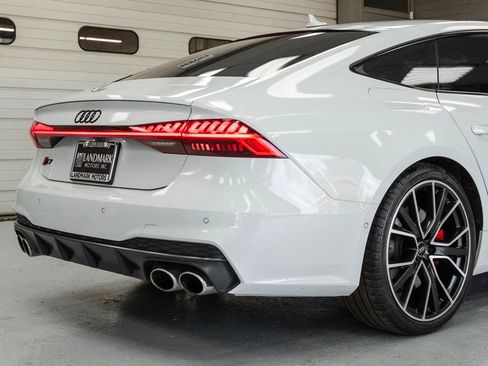 Used 2022 Audi S7 Prestige w/ Prestige Package image 38