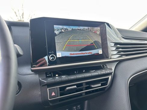 Used 2025 Toyota Camry SE image 22