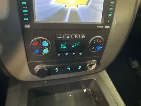 Used 2013 Chevrolet Suburban LT AWD/4WD image 27