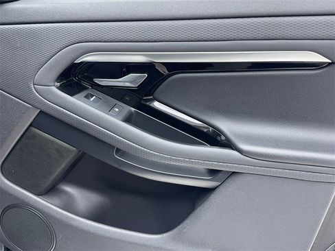 Used 2020 Land Rover Range Rover Evoque S image 48