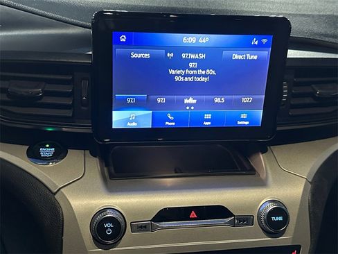 Used 2020 Ford Explorer XLT w/ Comfort Package image 14