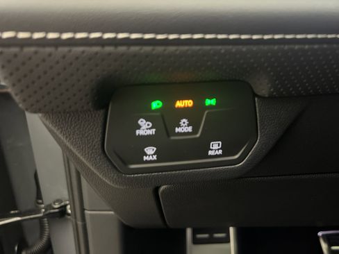 New 2026 Volkswagen Atlas Cross Sport SEL R-Line image 17