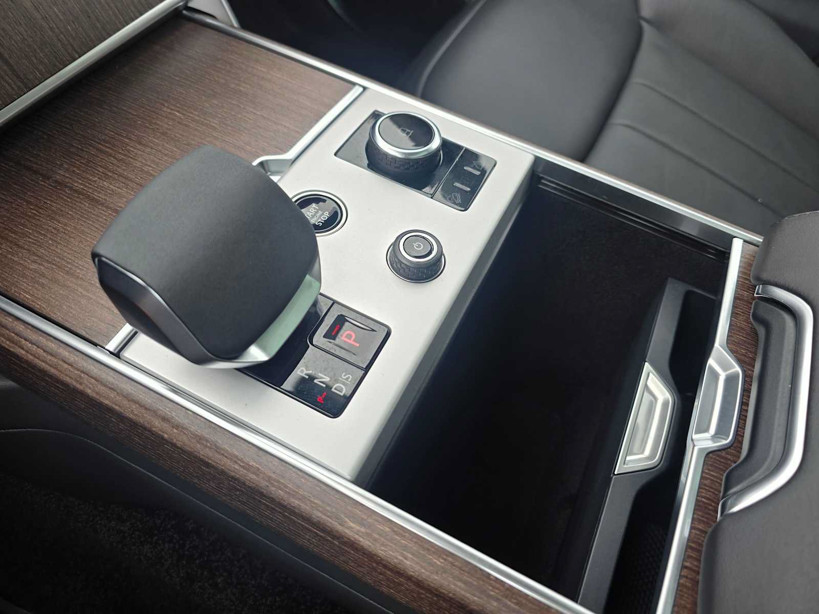 New 2027 Land Rover Range Rover SE AWD/4WD image 31