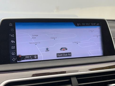 Used 2017 BMW 750i image 13