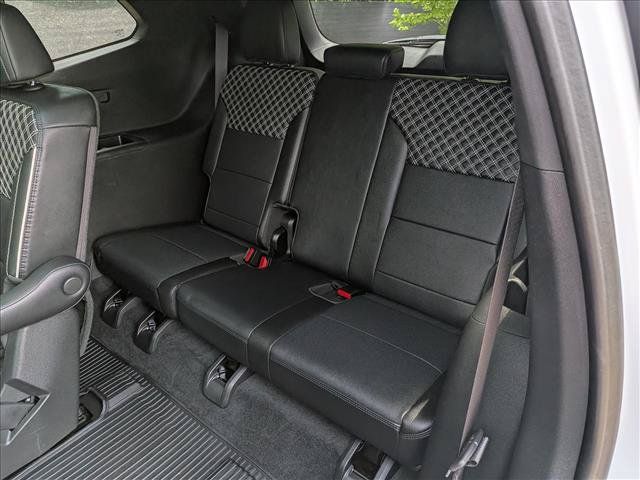 Used 2025 GMC Acadia Denali FWD image 28
