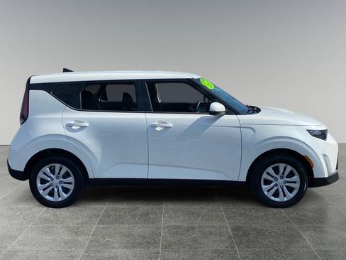 Used 2025 Kia Soul LX FWD image 6