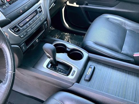 Used 2017 Honda Ridgeline RTL image 16