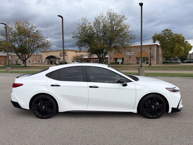 Certified 2026 Toyota Camry Hybrid FWD image 10