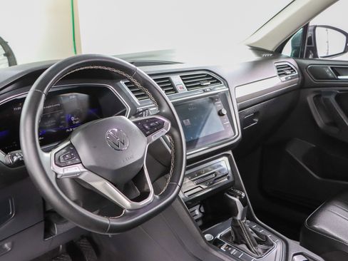 Used 2023 Volkswagen Tiguan SE FWD image 23