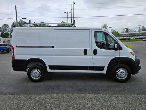 Used 2025 RAM ProMaster 2500 w/ Convenience Group FWD image 6