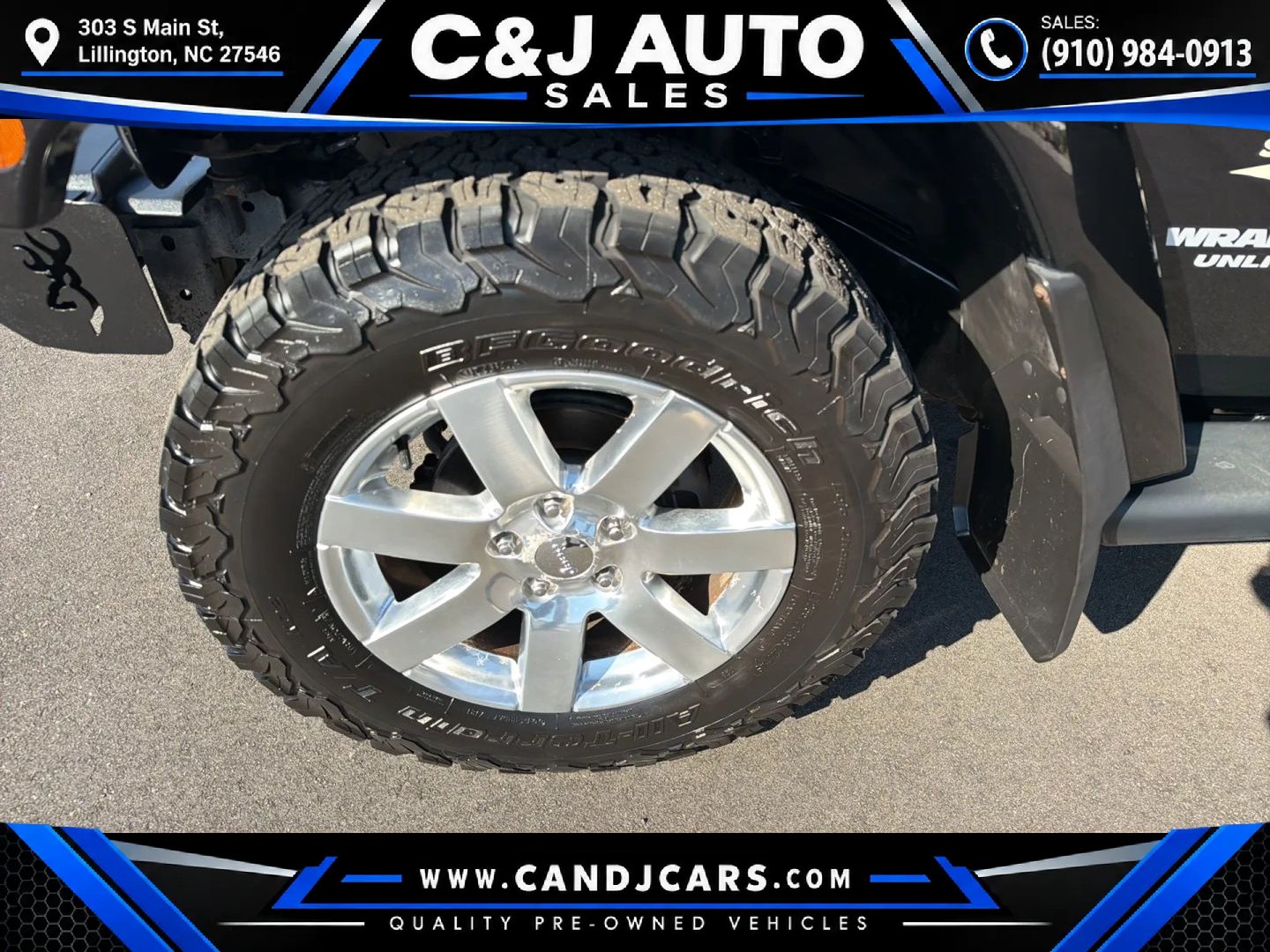 Used 2013 Jeep Wrangler Unlimited Sahara w/ Dual Top Group AWD/4WD image 22