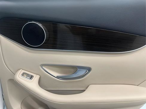 Used 2017 Mercedes-Benz GLC 300 4MATIC w/ Premium 1 Package image 20