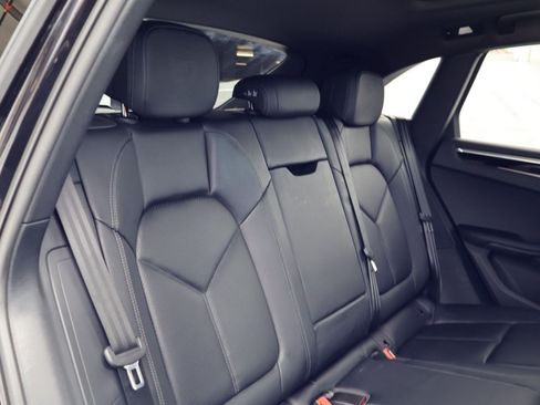Certified 2025 Porsche Macan w/ Premium Package Plus AWD/4WD image 21