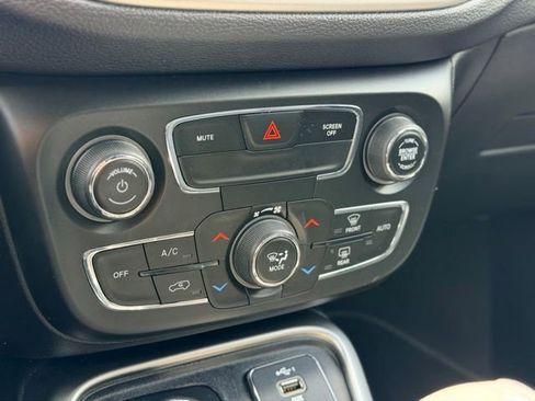 Used 2021 Jeep Compass Latitude AWD/4WD image 15